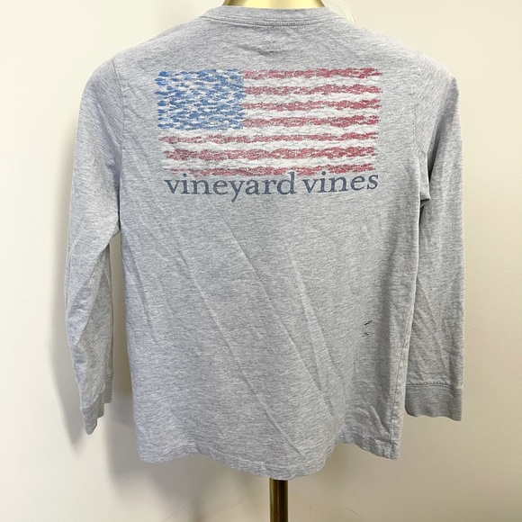 Distressed Vineyard Vines American flag graphic tee! - Picture 4 of 9